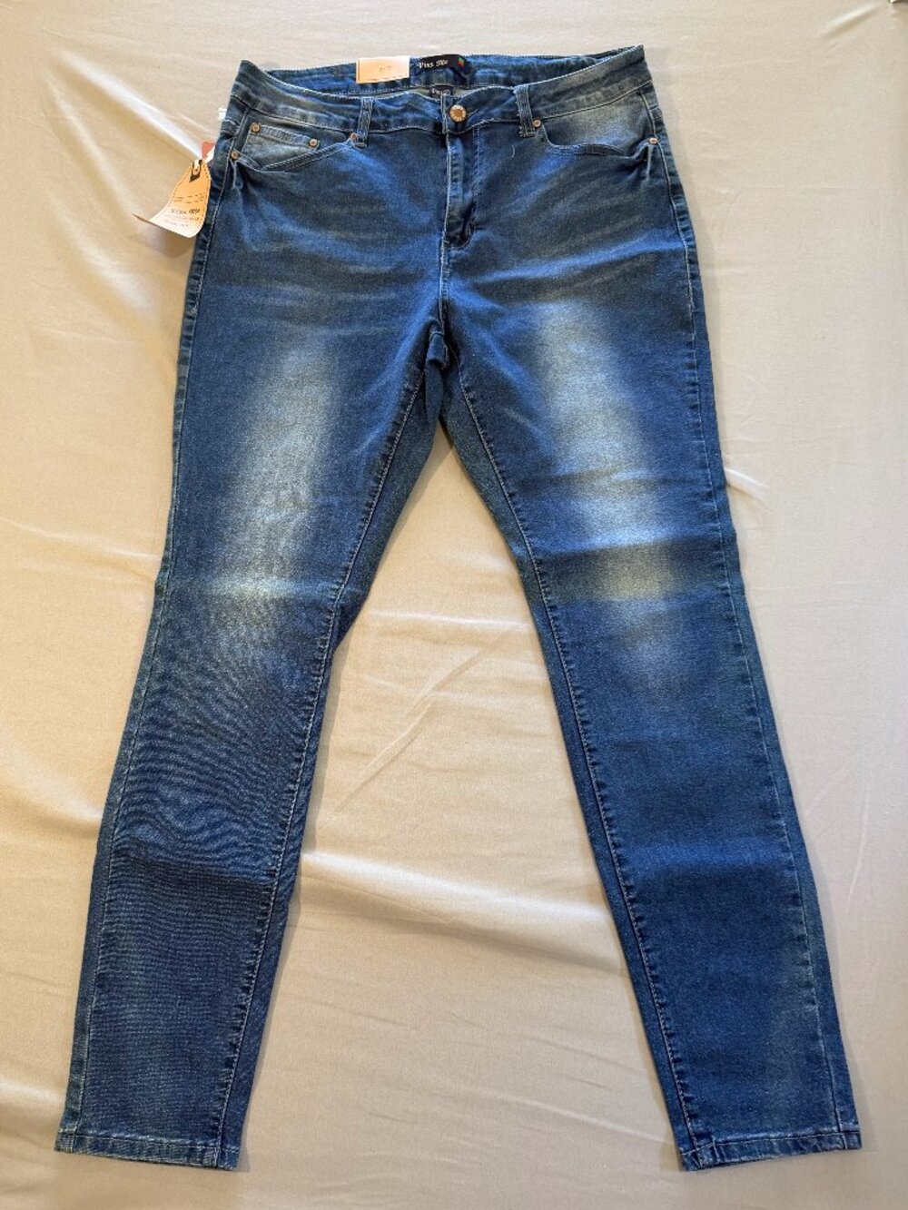Vins Me Women's Skinny Ankle Stretch Mid-Rise Faded Blue Denim Jeans Size 17 NWT